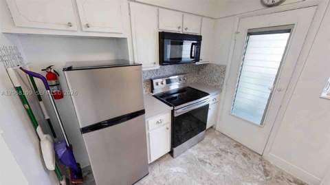 1732 Meridian Ave 701, Miami Beach FL - photo 24 of 38