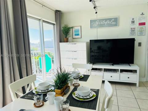 1732 Meridian Ave 701, Miami Beach FL - photo 8 of 38