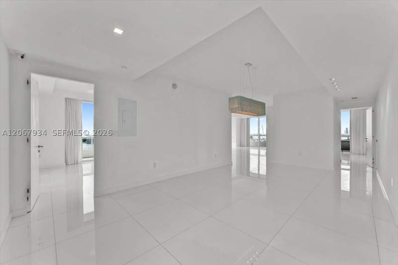 3 bedroom Condominium at 520 West Ave 2101, The Bentley Bay Condo, Miami Beach — photo 3