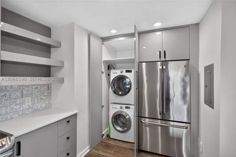 6815 Edgewater Dr 301, Coral Gables FL - photo 20 of 38