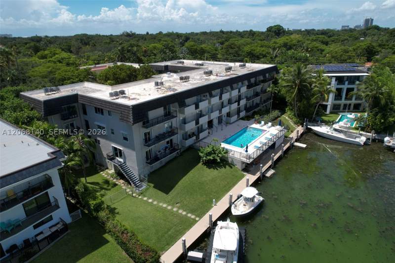 2 bedroom Condominium at 6815 Edgewater Dr 301, Admiral Farragut Condo, Coral Gables — photo 3