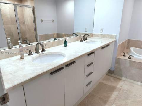 14951 Royal Oaks Ln 1006, North Miami FL - photo 17 of 36