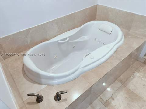 14951 Royal Oaks Ln 1006, North Miami FL - photo 18 of 36