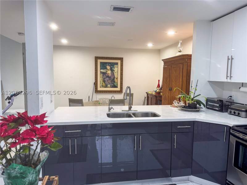 2 bedroom Townhouse at 10505 SW 153rd Ct 2, Palm Point Sec 1, Miami — photo 2