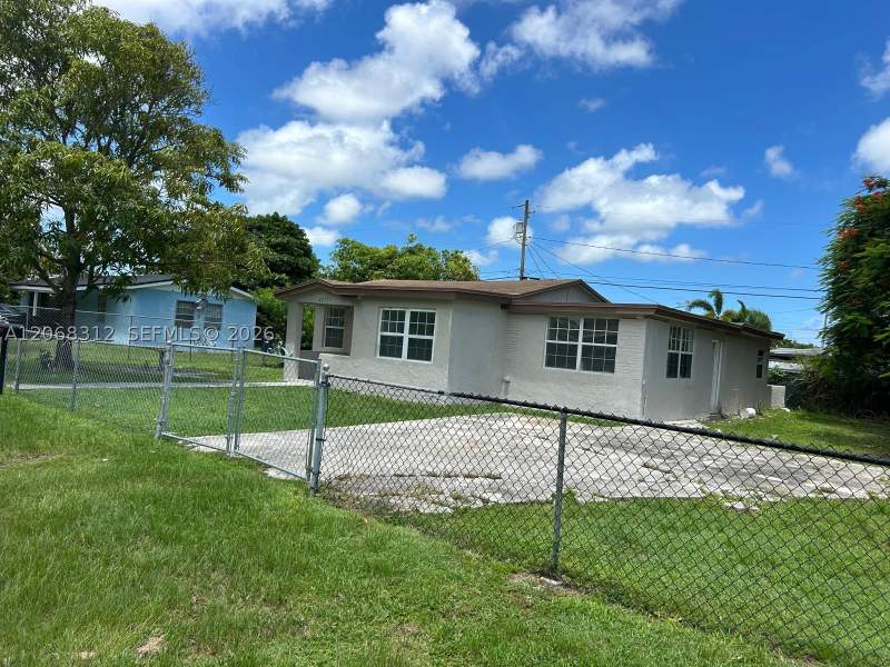 3 bedroom SingleFamilyResidence at 22115 SW 115th Ave, Dixie Pines No 2, Miami — photo 2