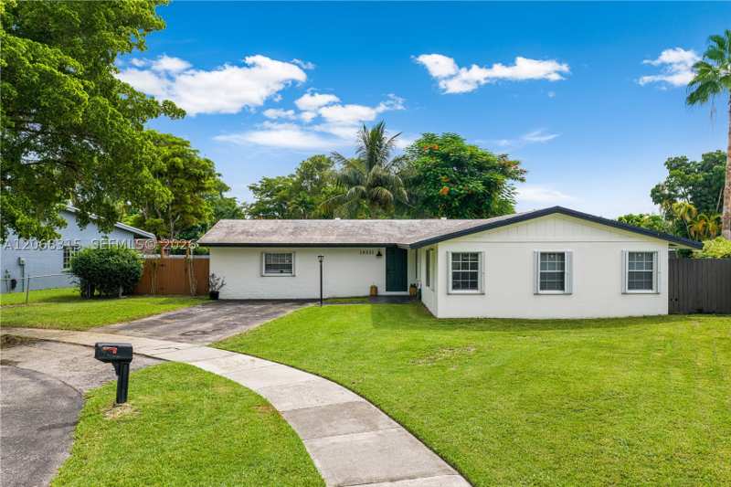 3 bedroom SingleFamilyResidence at 10331 SW 130th Ave, First Addn To Calusa Club, Miami — photo 1