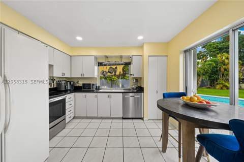 10331 SW 130th Ave, Miami FL - photo 10 of 35