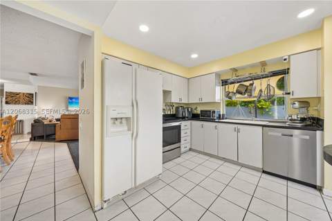10331 SW 130th Ave, Miami FL - photo 9 of 35