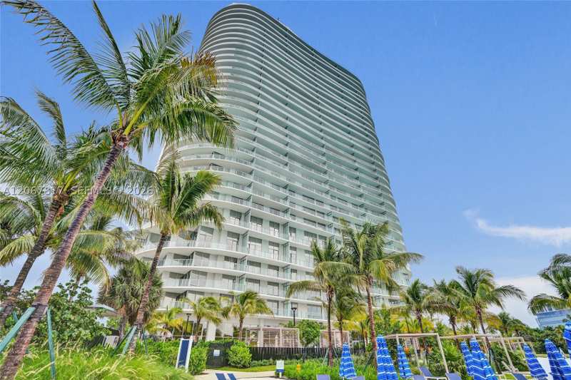 3 bedroom Condominium at 2411 Laguna Cir 1805, One Park Tower, North Miami — photo 1
