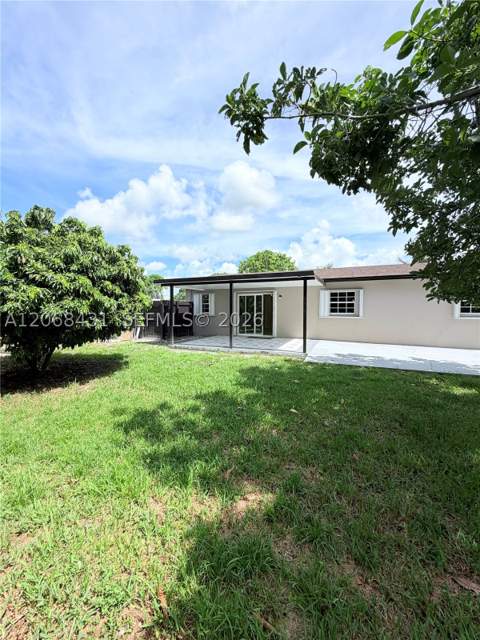 4492 NW 180th St, Miami Gardens FL - photo 9 of 34