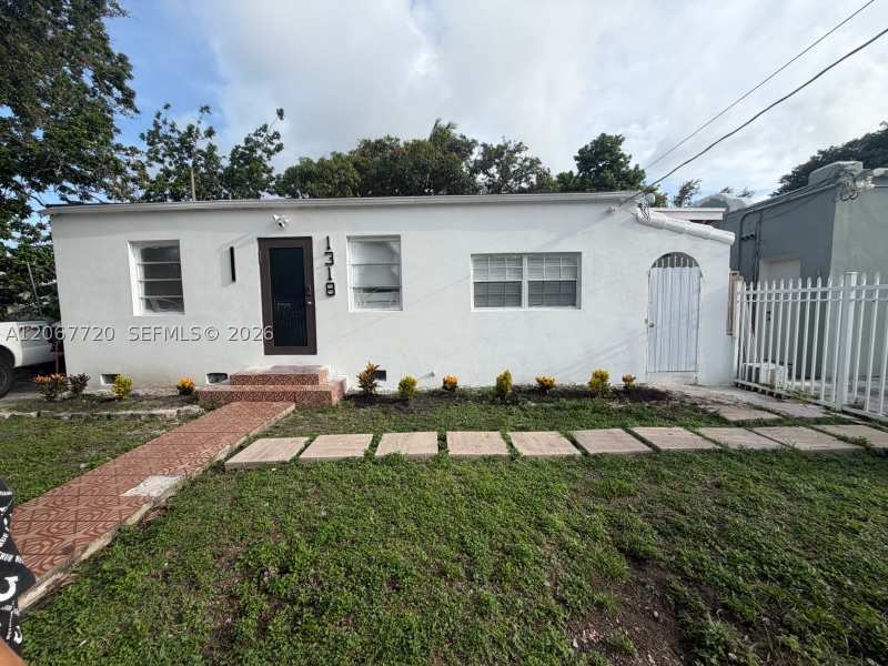 3 bedroom SingleFamilyResidence at 1318 NW 34th St, West End Park Amd Pl, Miami — photo 1