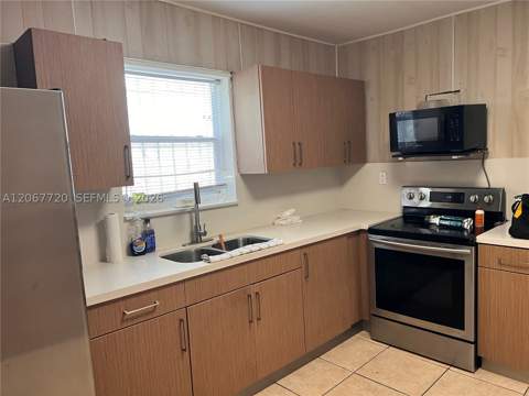 1318 NW 34th St, Miami FL - photo 12 of 24