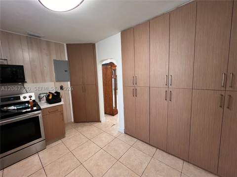 1318 NW 34th St, Miami FL - photo 13 of 24
