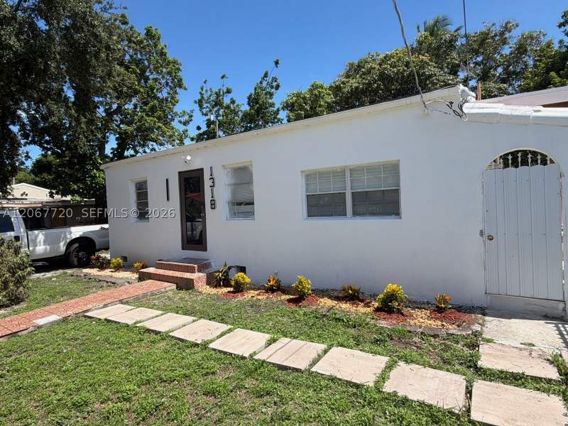 3 bedroom SingleFamilyResidence at 1318 NW 34th St, West End Park Amd Pl, Miami — photo 3