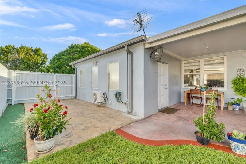 3 bedroom SingleFamilyResidence at 4275 SW 87th Ave, Tropical Highlands, Miami — photo 5