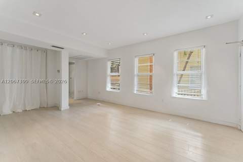 4812 Pine Tree Dr 206, Miami Beach FL - photo 17 of 33