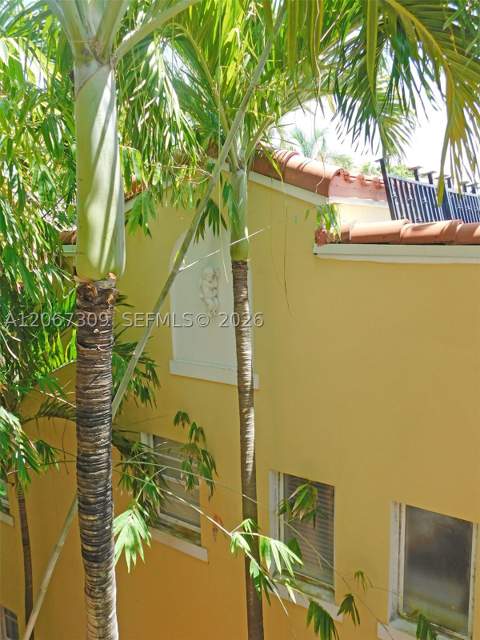 4812 Pine Tree Dr 206, Miami Beach FL - photo 21 of 33