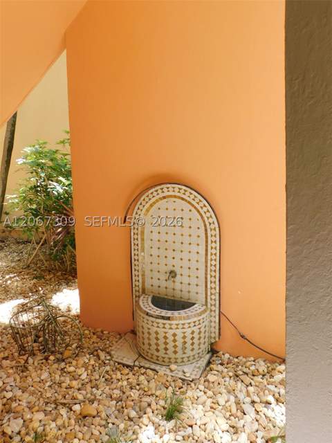 4812 Pine Tree Dr 206, Miami Beach FL - photo 24 of 33