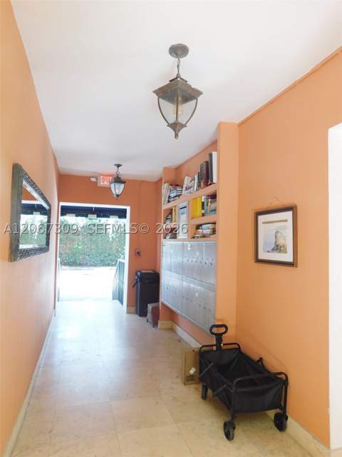 4812 Pine Tree Dr 206, Miami Beach FL - photo 6 of 33