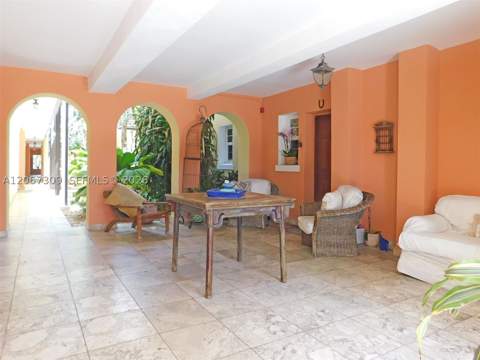 4812 Pine Tree Dr 206, Miami Beach FL - photo 7 of 33
