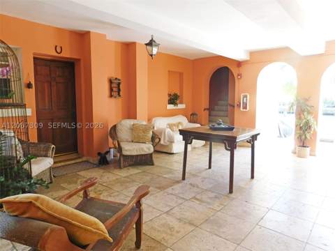 4812 Pine Tree Dr 206, Miami Beach FL - photo 8 of 33