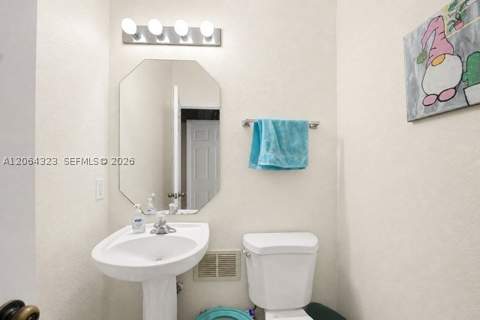 385 NE 31st Ave, Homestead FL - photo 6 of 12