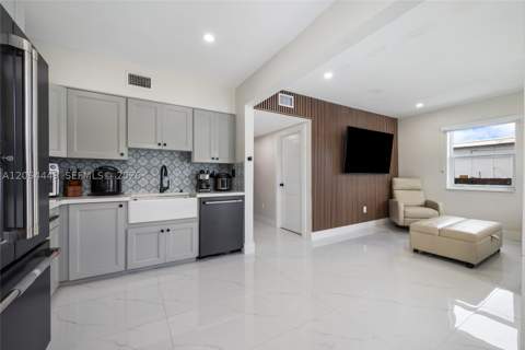 11120 SW 2nd St, Sweetwater FL - photo 6 of 22