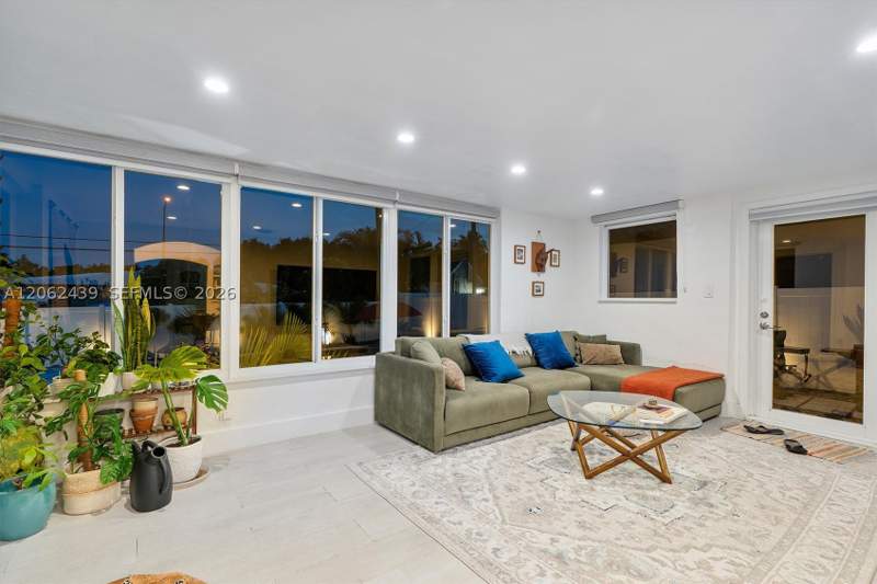 3 bedroom SingleFamilyResidence at 742 NE 82nd Ter, Shorecrest, Miami — photo 4