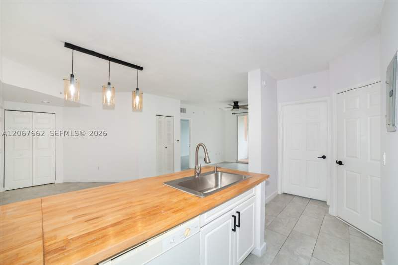 2 bedroom Condominium at 17125 N Bay Rd 3410, Porto Bellagio, Sunny Isles Beach — photo 2