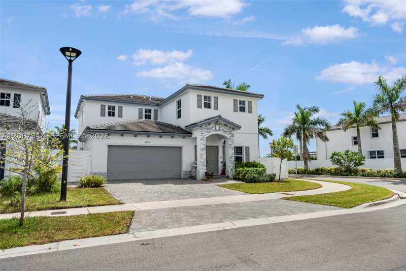 5 bedroom SingleFamilyResidence at 21189 SW 127th Ct, Siena North, Miami — photo 1