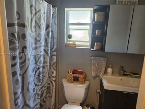 6858 SW 39th St, Miami FL - photo 10 of 17