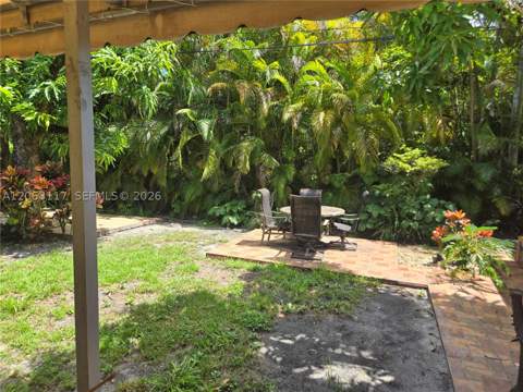 6858 SW 39th St, Miami FL - photo 16 of 17