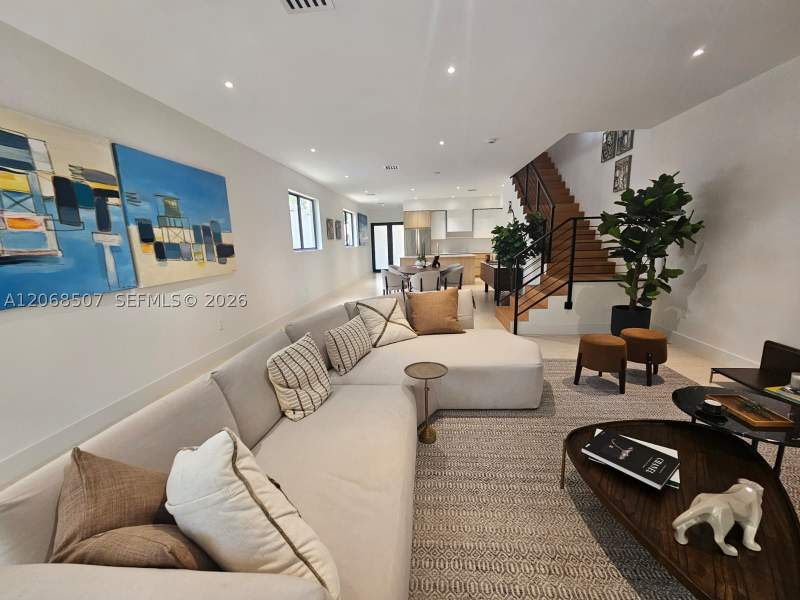 4 bedroom Townhouse at 2927 SW 36th Ave, Overbrook Park, Miami — photo 5