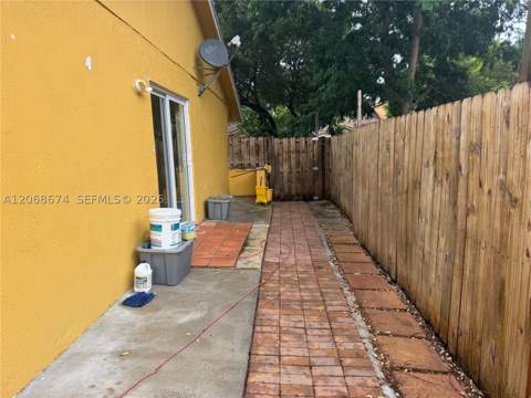 70 SW 14th Ter, Homestead FL - photo 14 of 14