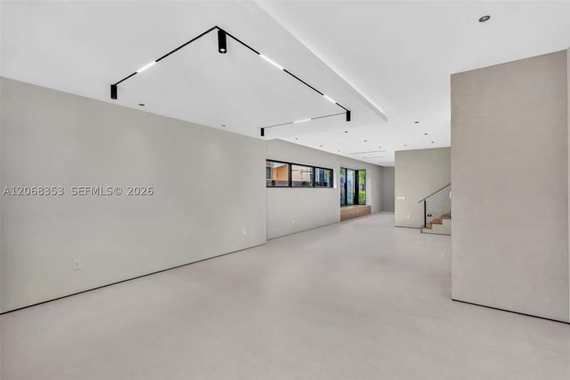 4 bedroom Townhouse at 2220 SW 14th St, Grapeland, Miami — photo 3