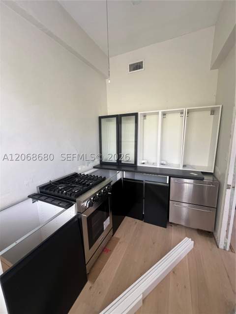 2421 Lake Pancoast Dr 4D, Miami Beach FL - photo 10 of 15
