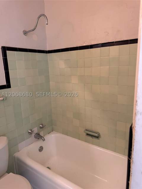 2421 Lake Pancoast Dr 4D, Miami Beach FL - photo 17 of 20