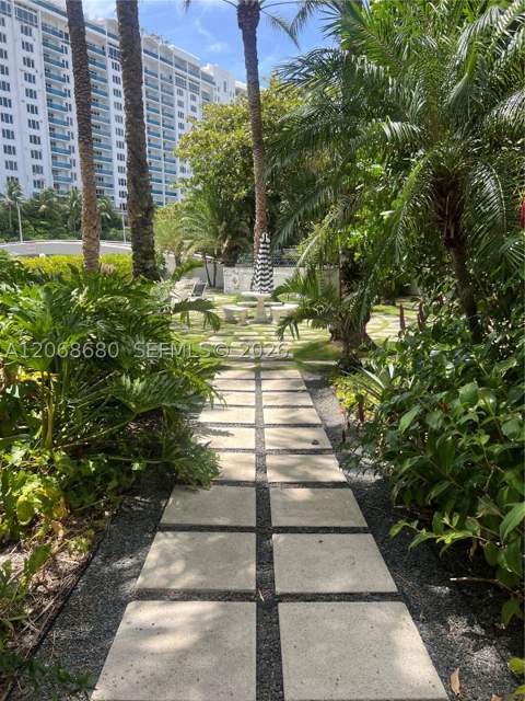2421 Lake Pancoast Dr 4D, Miami Beach FL - photo 18 of 20