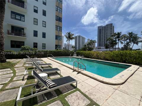 2421 Lake Pancoast Dr 4D, Miami Beach FL - photo 19 of 20