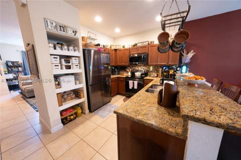9051 SW 227th St 11, Cutler Bay FL - photo 6 of 24