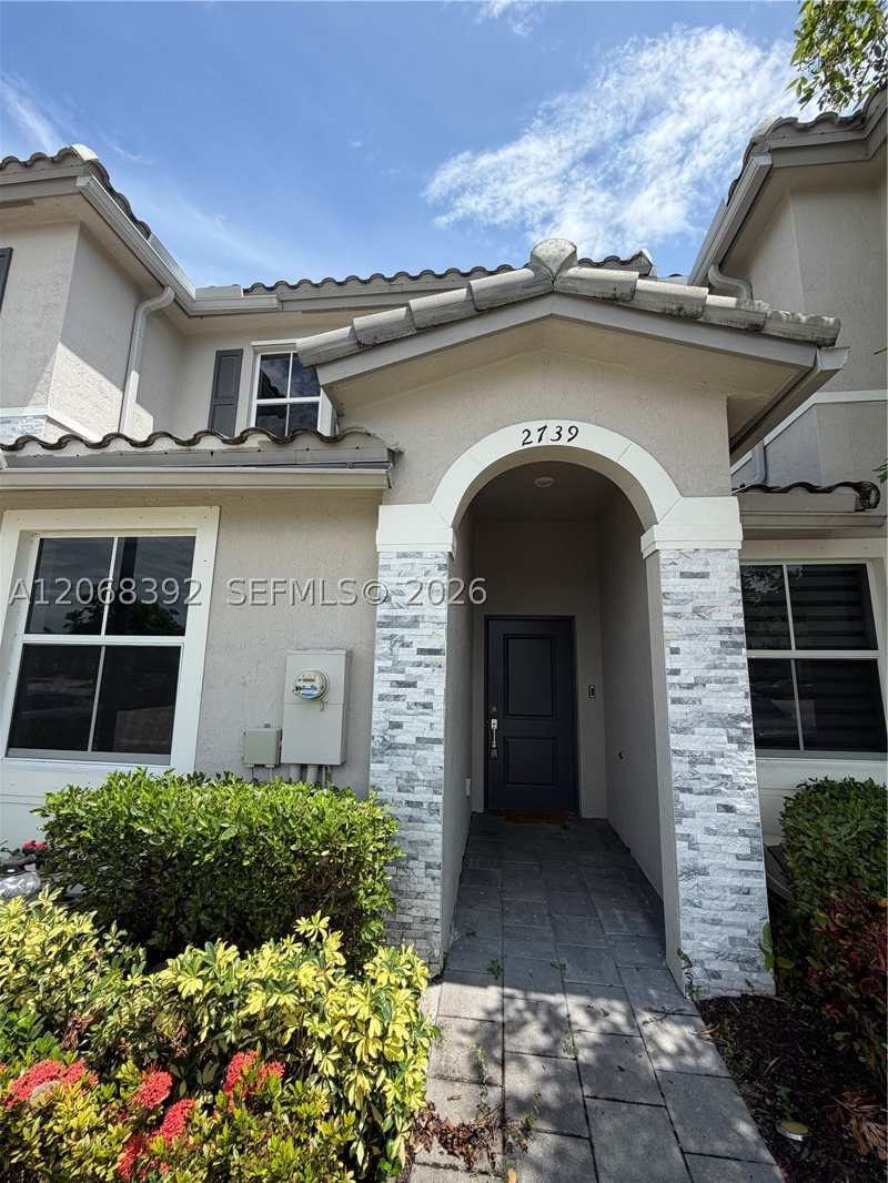 3 bedroom Townhouse at 2739 SE 17th St, Homestead Park Of Commerc, Homestead — photo 1