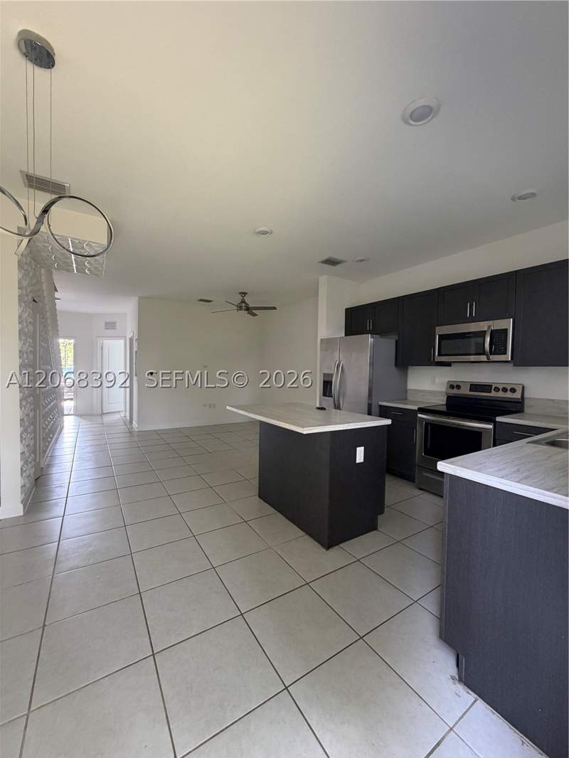 3 bedroom Townhouse at 2739 SE 17th St, Homestead Park Of Commerc, Homestead — photo 3