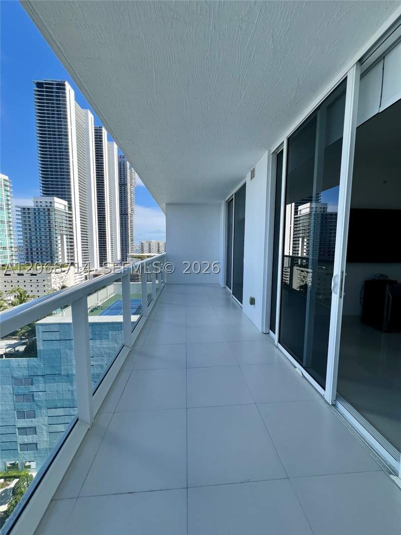 3 bedroom Condominium at 600 NE 27th St 1604, Bay House Miami Condo, Miami — photo 3