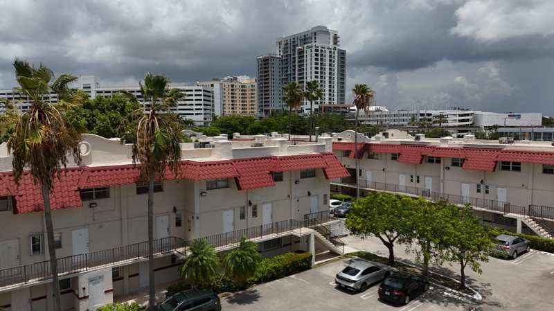 2 bedroom Condominium at 6705 N Kendall Drive 307, Villas Of Pinecrest Condo, Pinecrest — photo 1