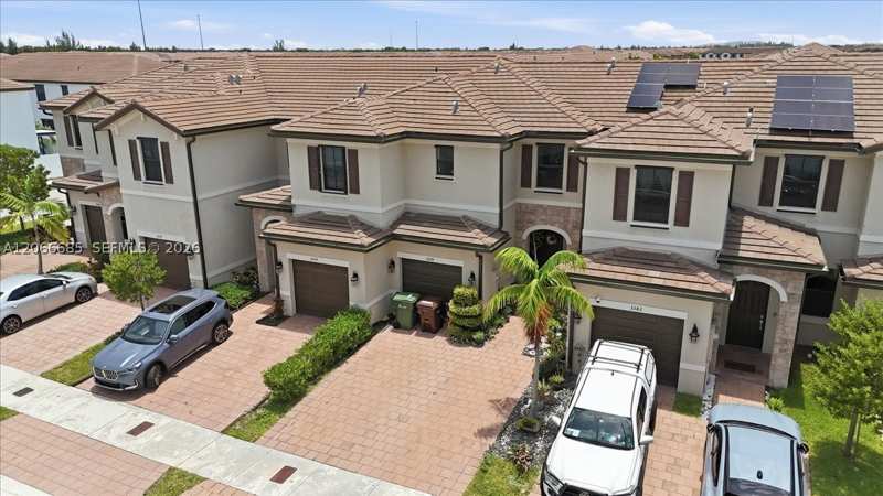 3 bedroom Townhouse at 3378 W 112th St, Aquabella North Replat, Hialeah — photo 1