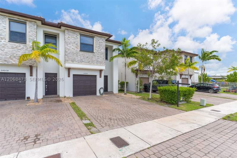 3 bedroom SingleFamilyResidence at 24900 SW 107th Ct, S Allapattah Gardens, Homestead — photo 4