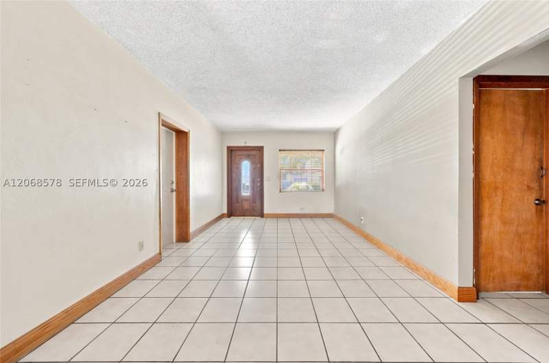 3 bedroom SingleFamilyResidence at 6710 SW 29th St, Central Miami Part 4, Miami — photo 2