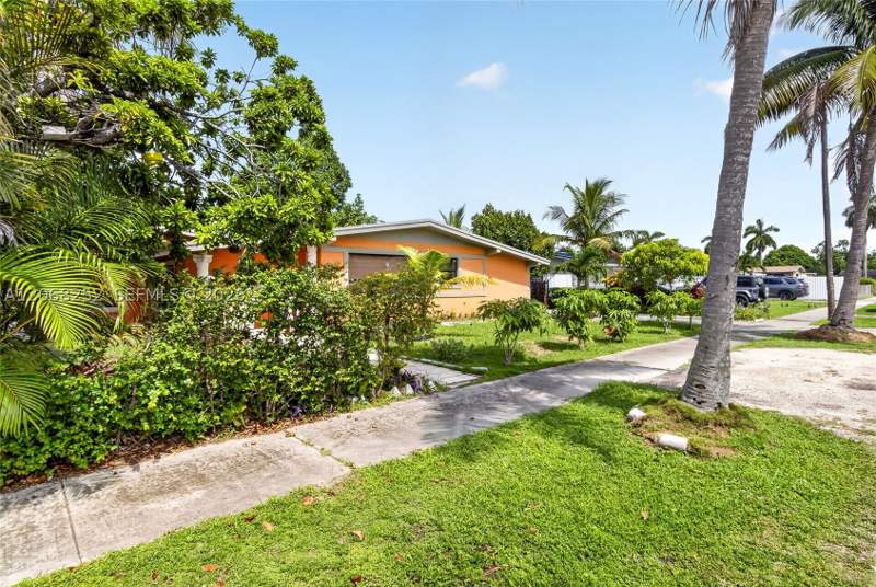 3 bedroom SingleFamilyResidence at 17350 NW 16th Ave, Scott Lake Manor Sec 7, Miami Gardens — photo 3