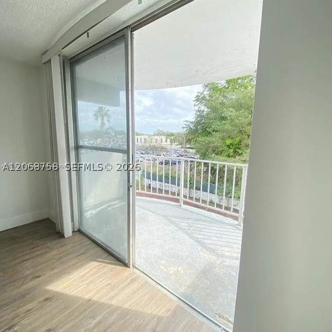 2 bedroom Condominium at 492 NW 165th St Rd C-415, Montecarlo Condo, Miami — photo 4