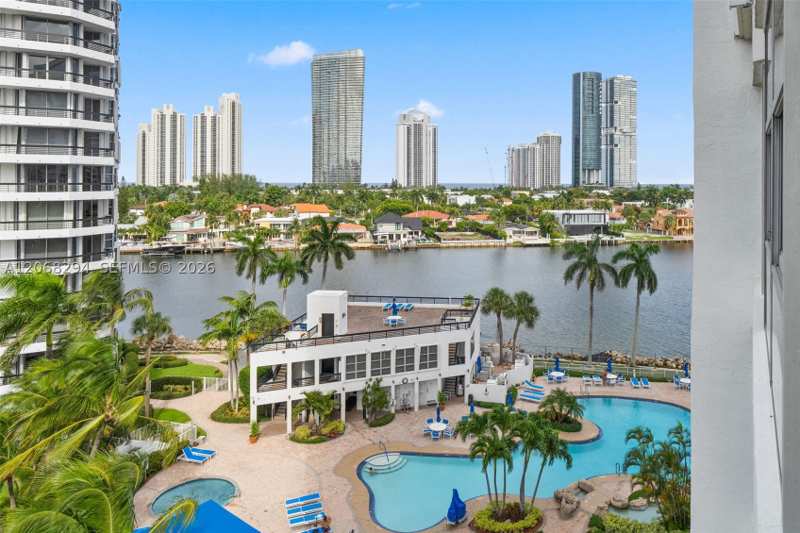2 bedroom Condominium at 19101 NE 36th Ct 807, Mystic Pointe Condo No Th, Aventura — photo 1